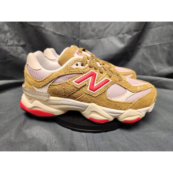 New Balance Girls 9060 Sneakers GC9060VD Beige Pink Size 5 NEW WITH BOX! - Picture 9 of 13